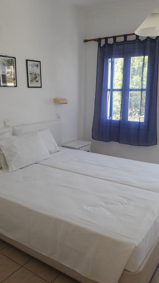 Pavlos Rooms Livadia  Extérieur photo